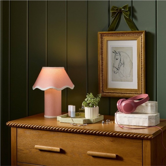 STUDIO MCGEE NWT table lamp fabric base & scallop shade -pink - Picture 2 of 10